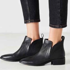 Dolce Vita Tessey Ankle Boot Size 9.5